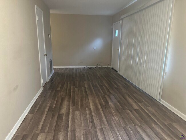 Foto del edificio - 234 Johns Rd