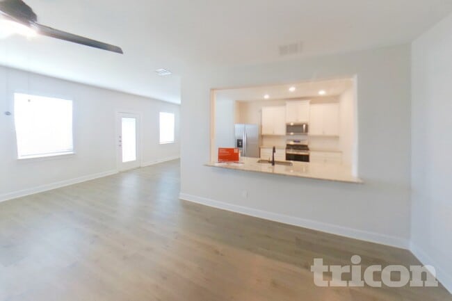 Building Photo - 1209 Bullock Dr