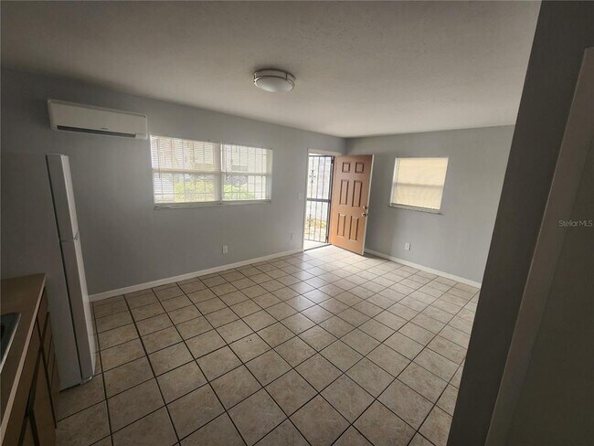 Foto del edificio - 906 E 108th Ave