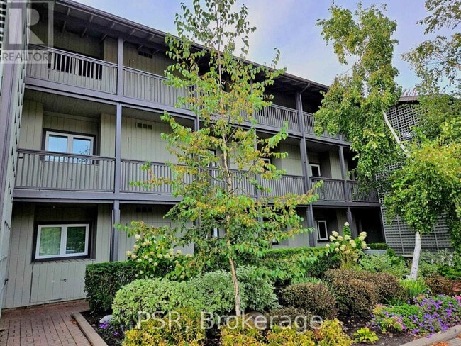 Building Photo - 650-650 Johnston Pk Ave