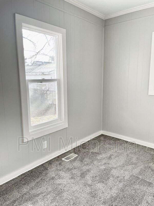 Building Photo - 1020 Emerson Ave