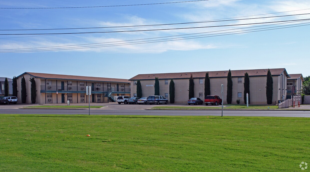 Quaker Terrace Apartments Lubbock, TX