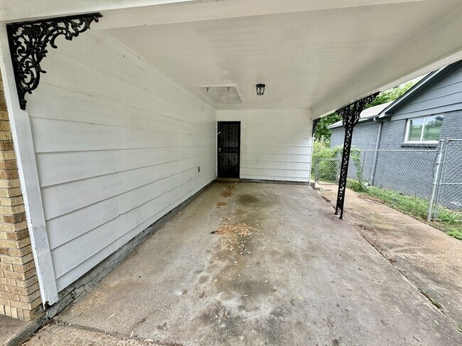 Foto del edificio - 3383 Seaforth Dr