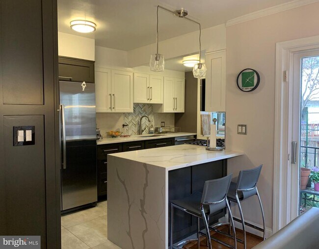 Foto del edificio - 4415 Fairfield Dr