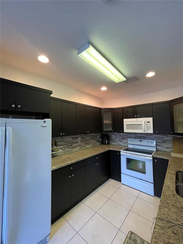 Building Photo - 10819 NW 51st Ln