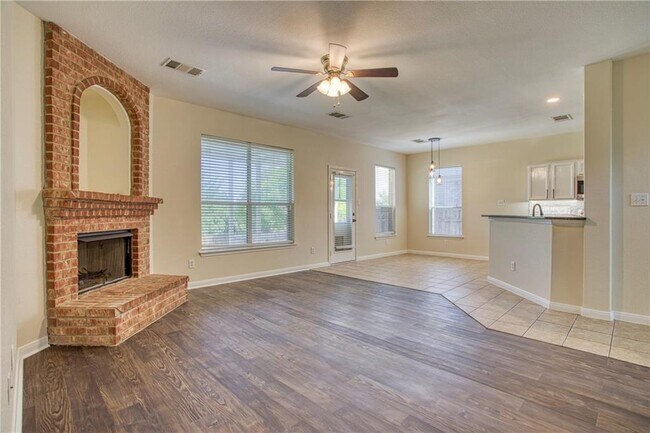 Foto del edificio - 1107 Middle Brook Dr
