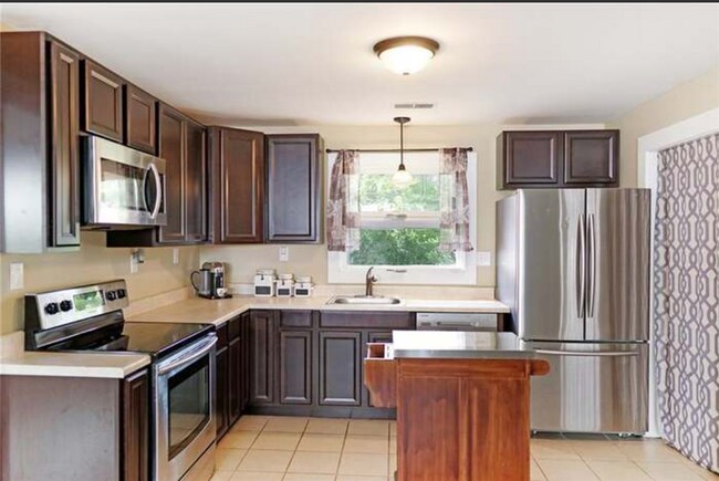 Building Photo - 522 W 40th St