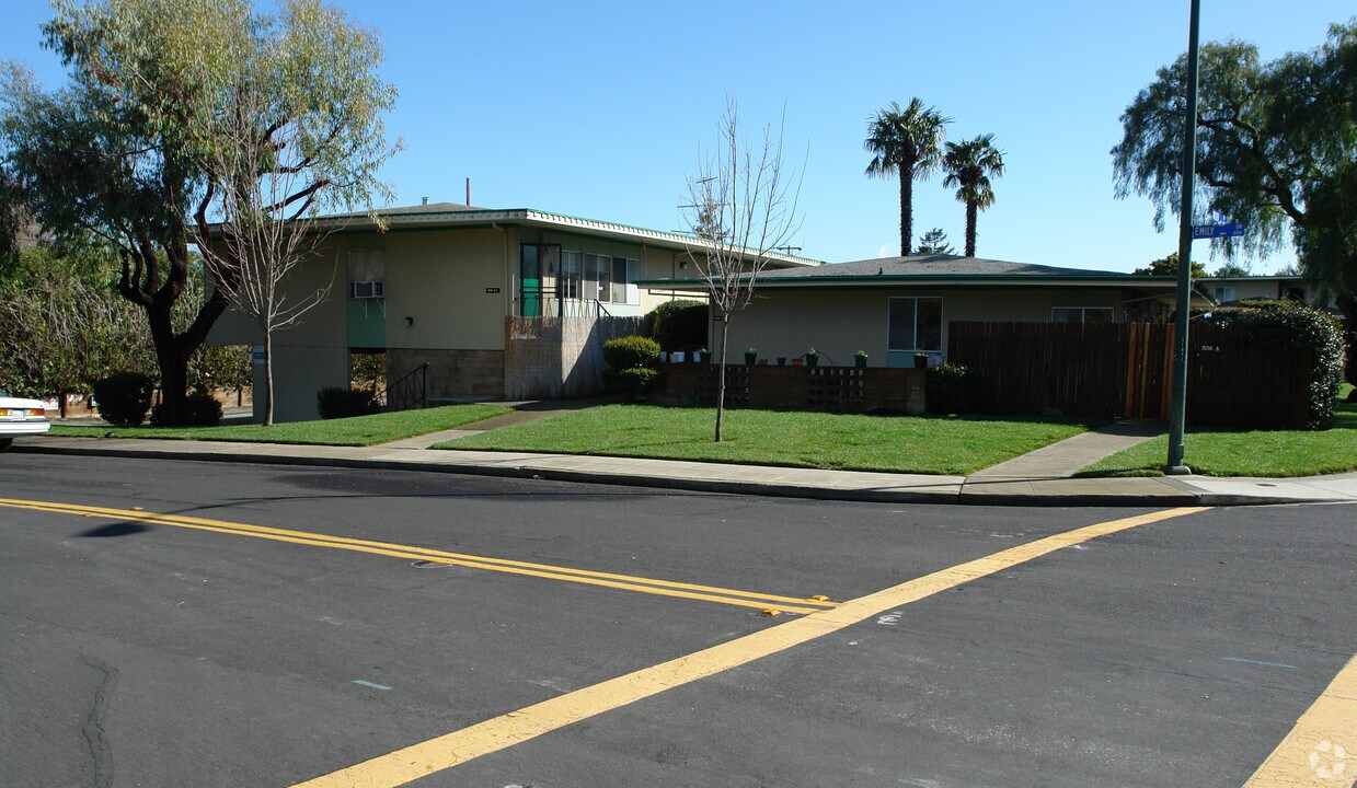 Foto del edificio - 536 Walker Dr