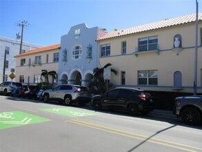 Building Photo - 736 13th St