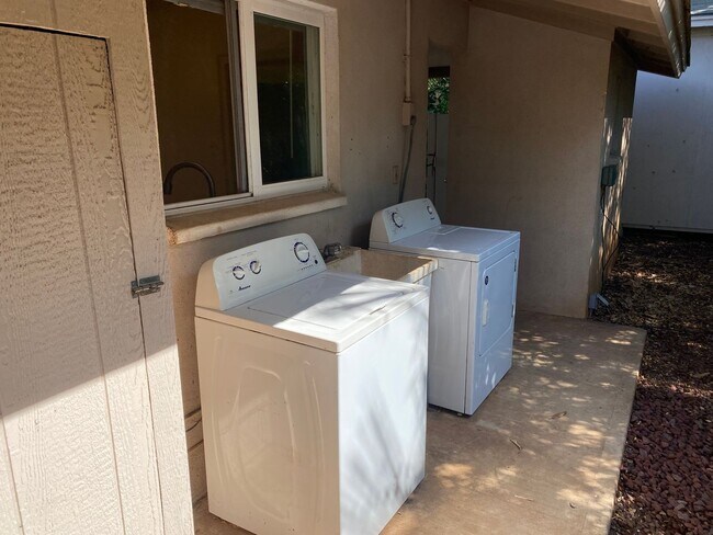Foto del edificio - 10 Hoonani 2 bedroom, 1 3/4 bathroom unfur...