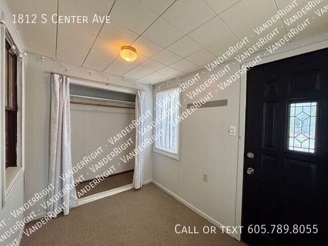 Foto del edificio - 1812 S Center Ave