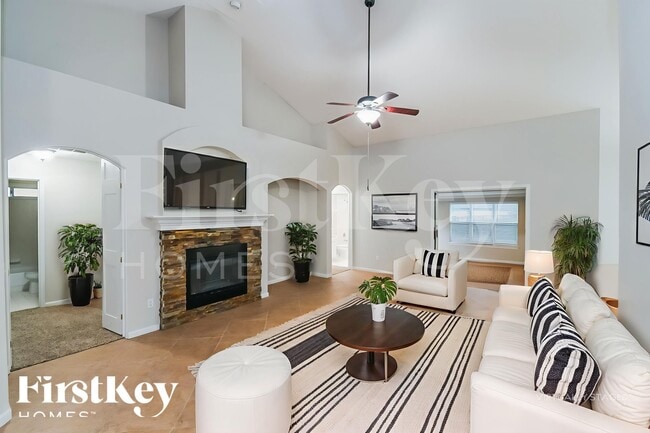 Foto del edificio - 1566 Walnut Creek Dr