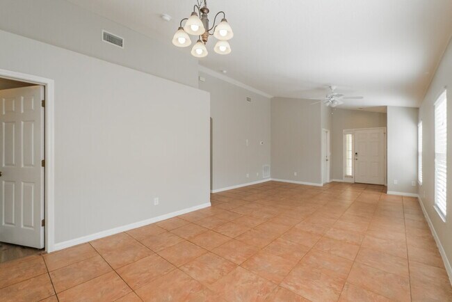Foto del edificio - 10237 Lakeside Vista Dr