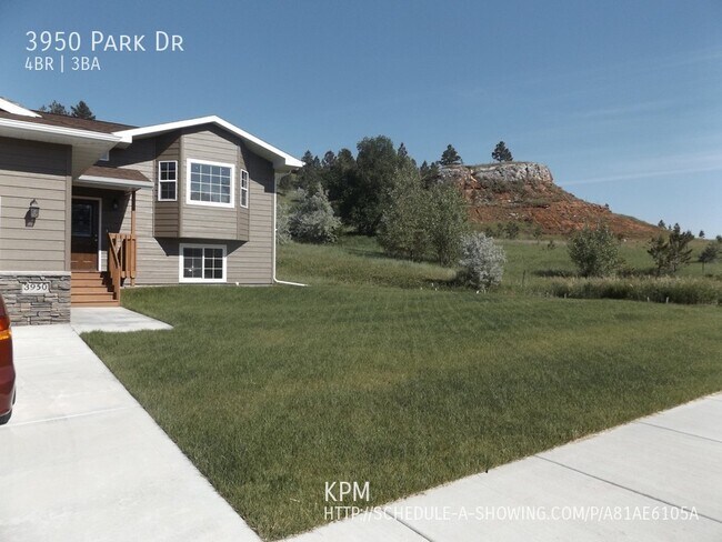 Building Photo - BEAUTIFUL 4 BEDROOM | 3 BATH | TOWNHOME | ...