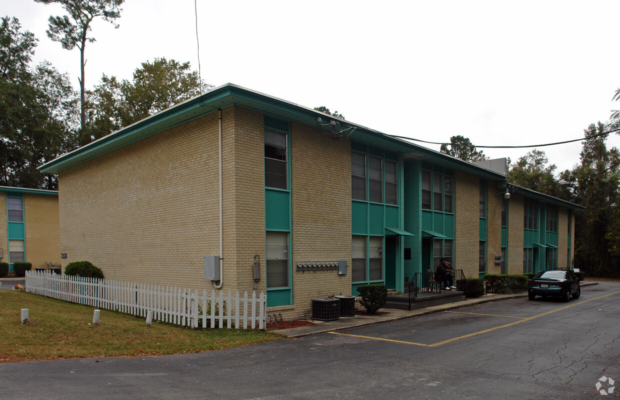 Primary Photo - Wilson Blvd Apartments