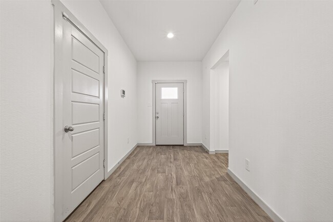 Building Photo - 1826 Sandy Trail Ln