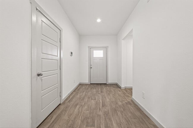 Foto del edificio - 1826 Sandy Trail Ln
