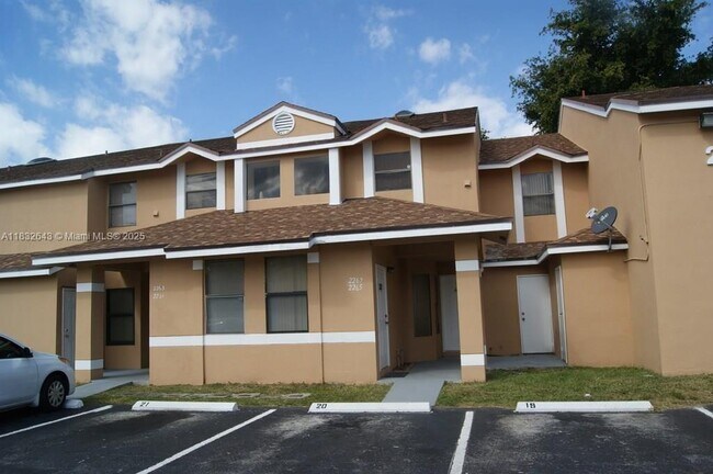 Foto del edificio - 2265 SW 80th Terrace