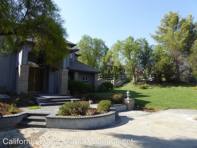 Building Photo - 5 br, 3.5 bath House - 26921 Whitehorse Place