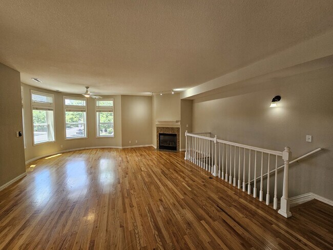 Building Photo - "Elegant 3-Bed, 3-Bath Condo with Granite ...