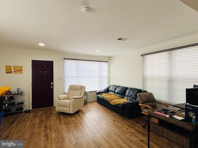 Building Photo - 273 4th Ave