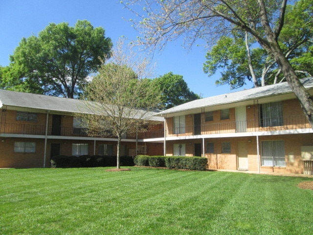 T.R. Lawing Realty Property - T.R. Lawing Realty Property House
