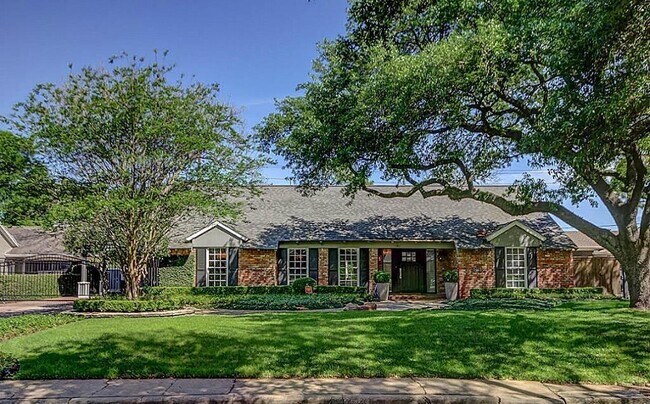 Foto del edificio - 5402 Willers Way
