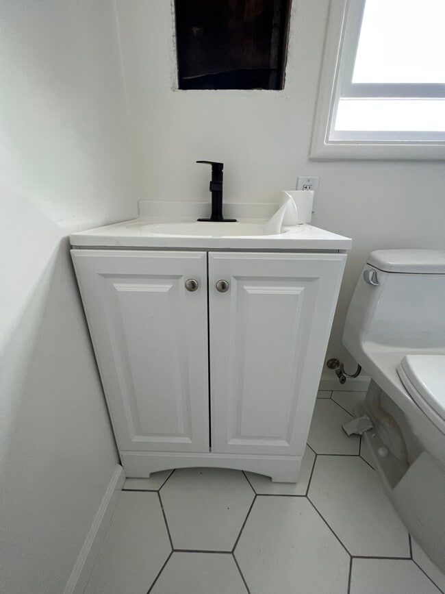 Bathroom - 703 Buchanan St
