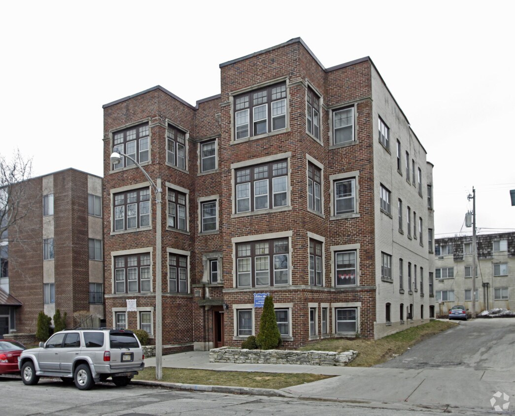 Primary Photo - Colleen Ann Apartments