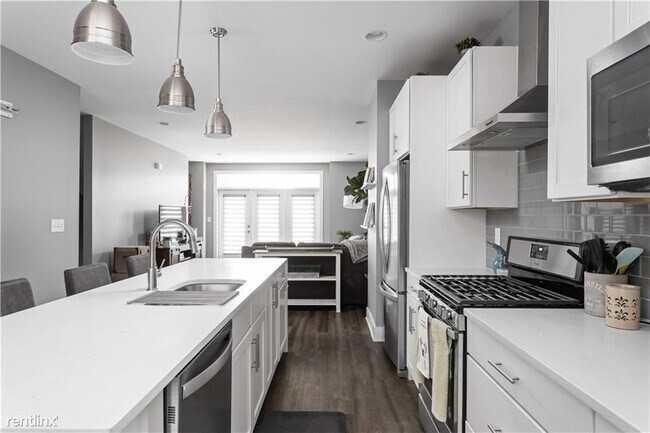 Foto del edificio - 1 br, 1 bath Condo - 608 E 10th St