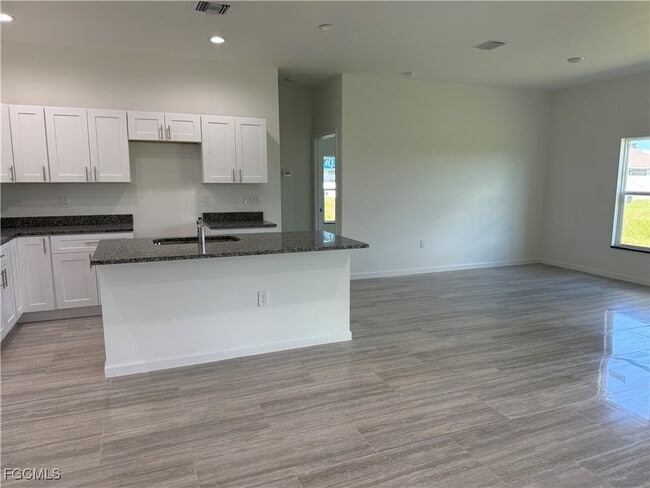 Foto del edificio - 1027 Eisenhower Blvd