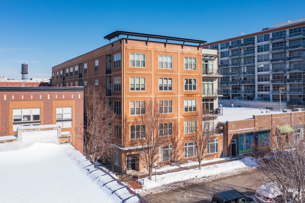 Primary Photo - 1228 W Monroe St