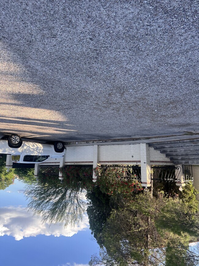Building Photo - 797 W Mesa Verde Dr