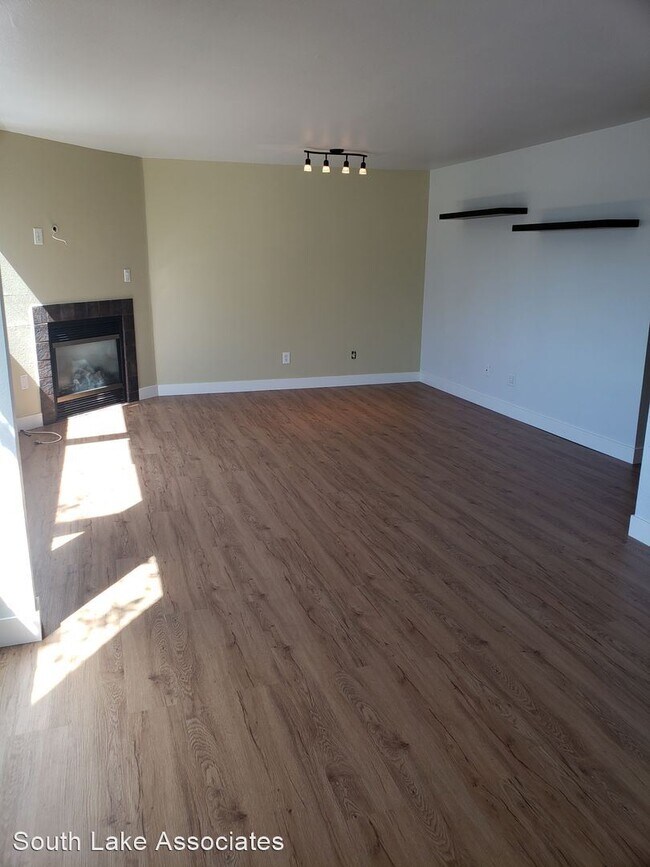 Building Photo - 2 br, 1.5 bath House - 150 Melrose Ave. E ...