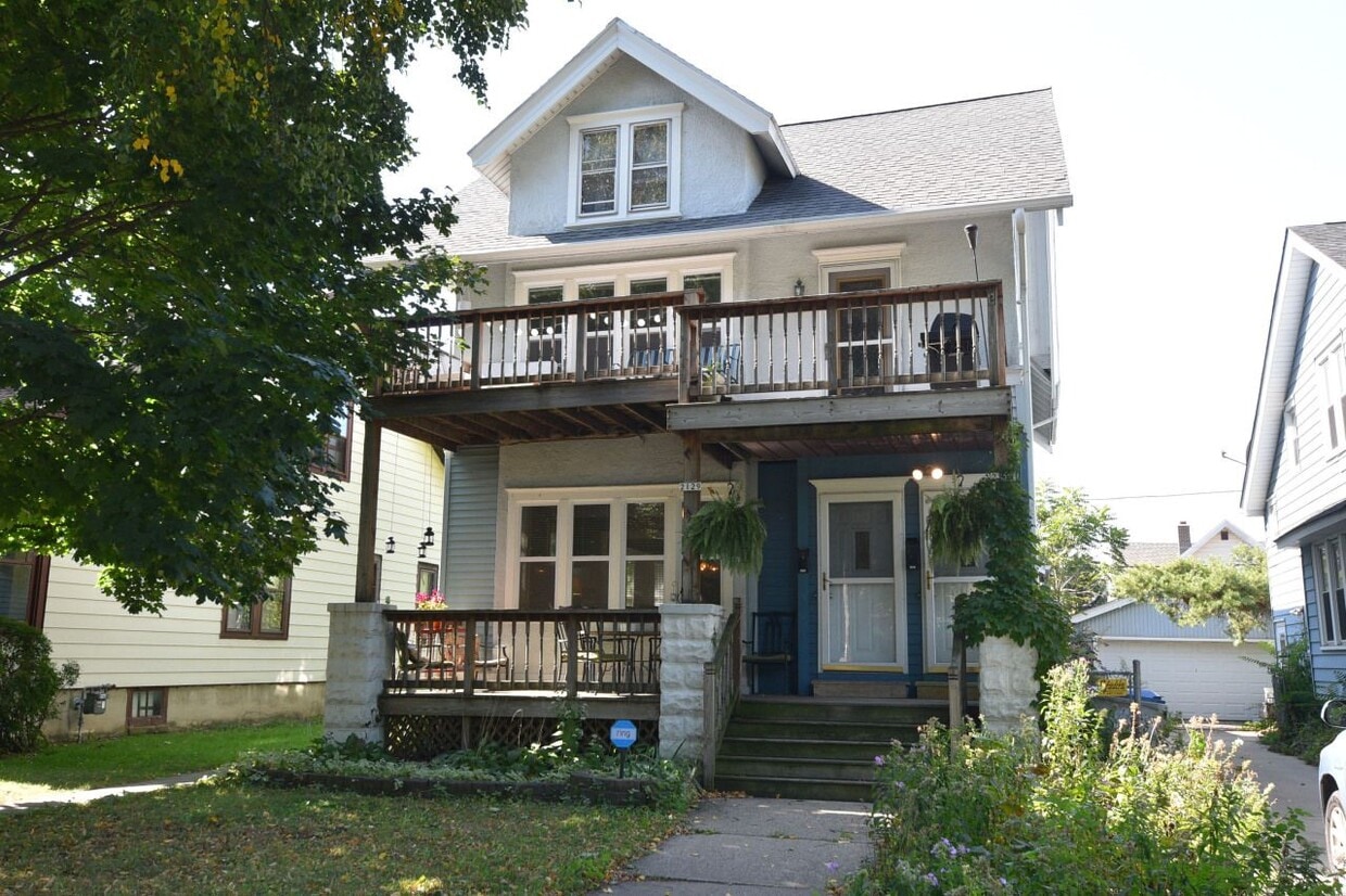 2129 N 54th St, Milwaukee, WI 53208 Townhome Rentals in Milwaukee WI