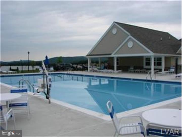 5942 Valley Dr, Coopersburg, PA 18036 Townhome Rentals in