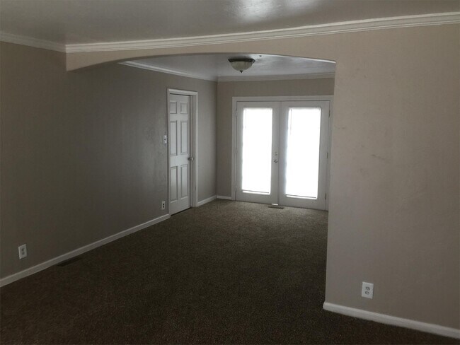 Building Photo - 10601 E Admiral Blvd