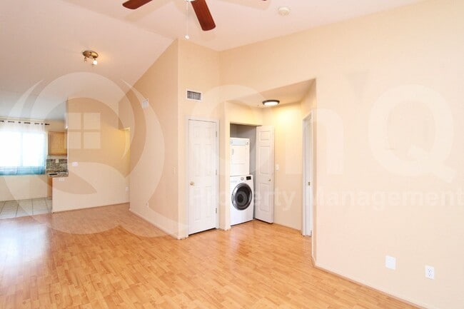 Building Photo - 3301 E Earll Dr
