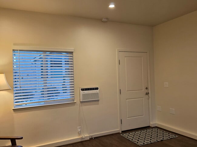 Building Photo - 26265 Jeanette Rd