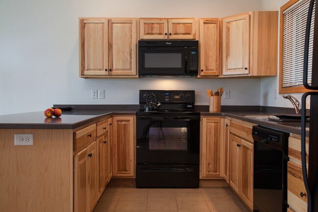 Building Photo - 955 70th Ave