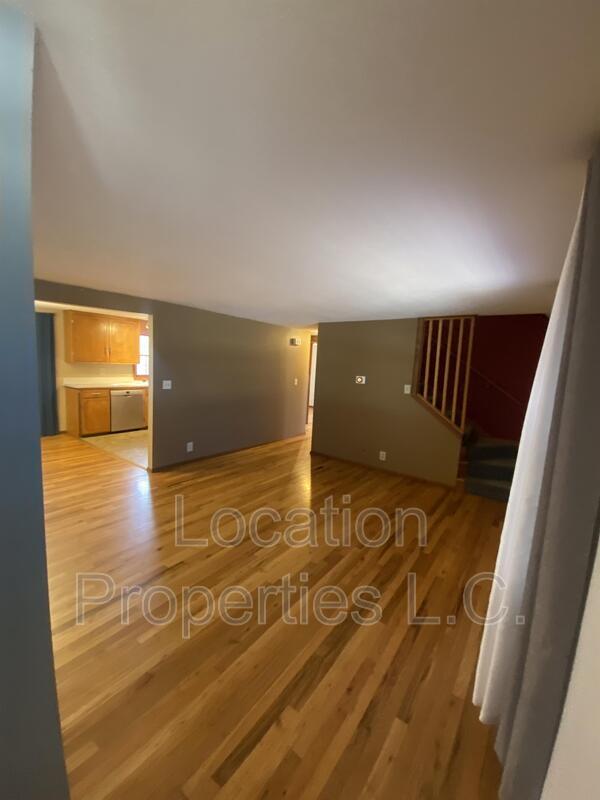 Foto del edificio - 906 Wellington Rd