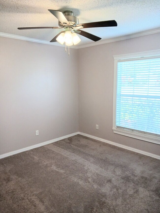 Foto del edificio - Home For Rent