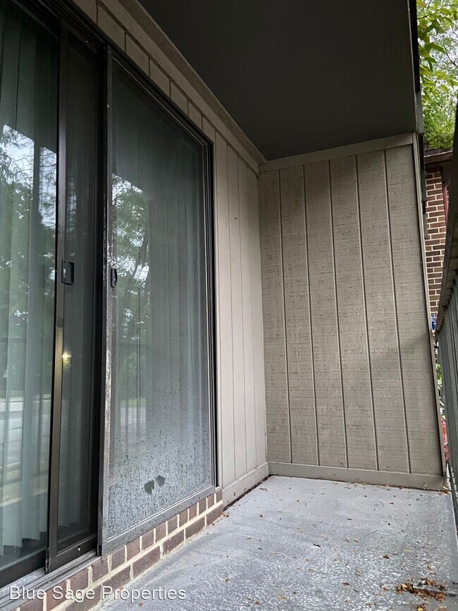 Foto del edificio - 2 br, 1 bath House - 722A Putnam Blvd, 12A