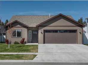 Building Photo - 517 Raven Ln