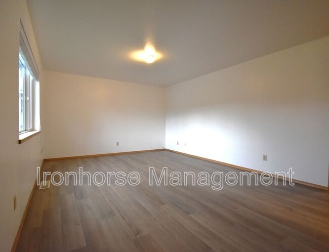 Building Photo - 9 Michael Grove Ave