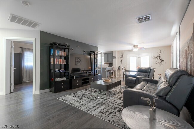 Foto del edificio - 7578 Hope Valley St