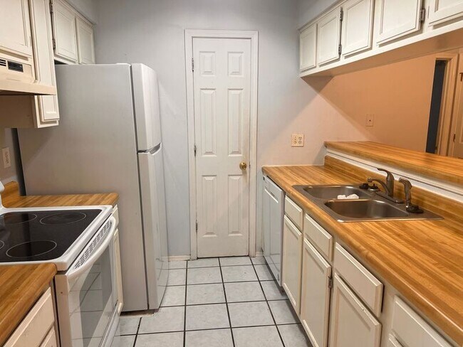 Foto del edificio - 24 Wagon Wheel Ct