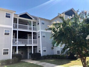 Building Photo - 146 University Village Dr