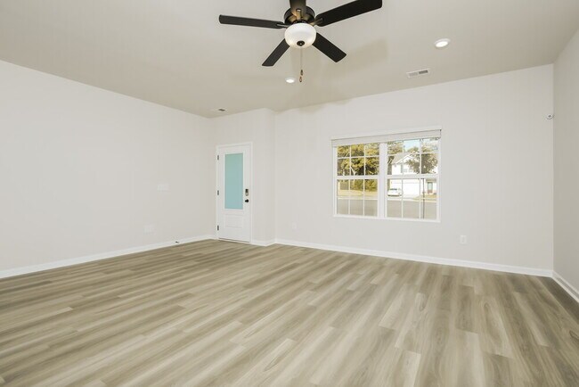 Building Photo - 118 Neuse Holw Ct