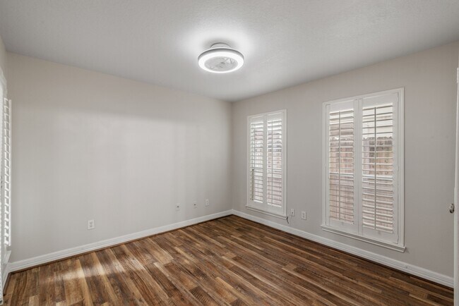 Foto del edificio - 5223 Gibson St